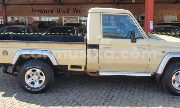 Acheter Occasion Voiture Toyota Land Cruiser Beige à Beitbridge, Matabeleland South Acheter Occasion Voiture Toyota Land Cruiser Beige à Beitbridge, Matabeleland South