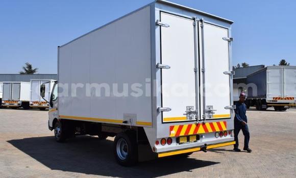 Acheter Occasion Utilitaire Hino 300 Series Blanc à Beitbridge, Matabeleland South Acheter Occasion Utilitaire Hino 300 Series Blanc à Beitbridge, Matabeleland South
