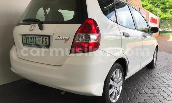 Nunua Ilio tumika Honda Jazz Nyeupe Gari ndani ya Beitbridge nchini Matabeleland Kusini Nunua Ilio tumika Honda Jazz Nyeupe Gari ndani ya Beitbridge nchini Matabeleland Kusini