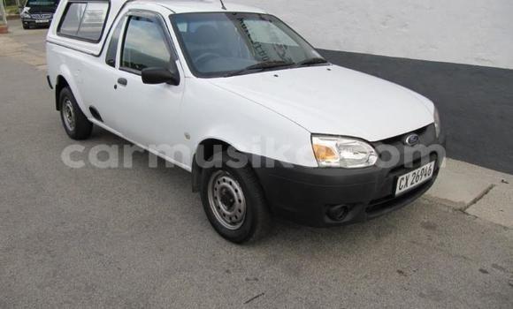 Nunua Ilio tumika Ford Pickup Nyeupe Gari ndani ya Bulawayo nchini Bulawayo Nunua Ilio tumika Ford Pickup Nyeupe Gari ndani ya Bulawayo nchini Bulawayo