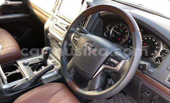 Acheter Import Voiture Toyota Land Cruiser Noir à Beitbridge, Matabeleland South Acheter Import Voiture Toyota Land Cruiser Noir à Beitbridge, Matabeleland South