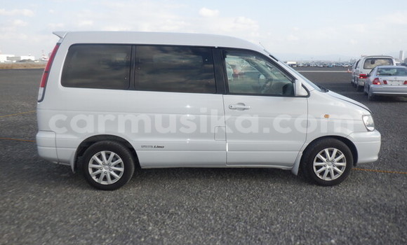Acheter Occasion Voiture Toyota Noah Blanc à Beitbridge, Matabeleland South Acheter Occasion Voiture Toyota Noah Blanc à Beitbridge, Matabeleland South