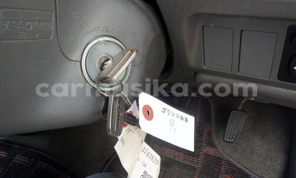 Acheter Occasion Voiture Toyota Noah Blanc à Beitbridge, Matabeleland South Acheter Occasion Voiture Toyota Noah Blanc à Beitbridge, Matabeleland South