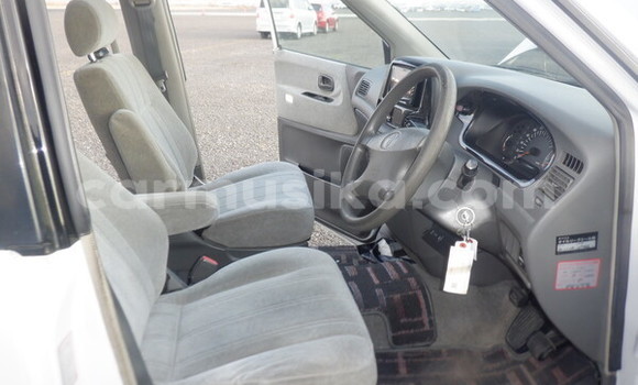 Acheter Occasion Voiture Toyota Noah Blanc à Beitbridge, Matabeleland South Acheter Occasion Voiture Toyota Noah Blanc à Beitbridge, Matabeleland South