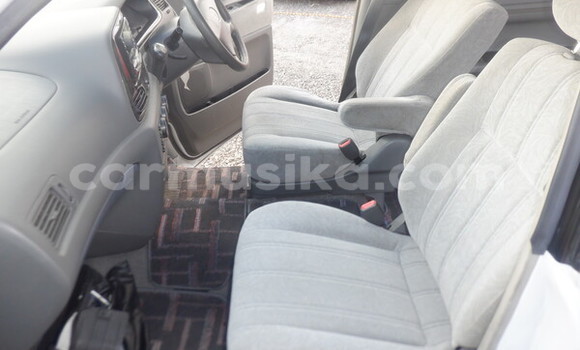 Acheter Occasion Voiture Toyota Noah Blanc à Beitbridge, Matabeleland South Acheter Occasion Voiture Toyota Noah Blanc à Beitbridge, Matabeleland South