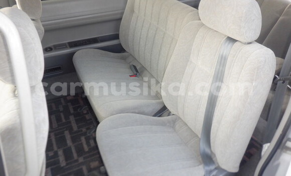 Acheter Occasion Voiture Toyota Noah Blanc à Beitbridge, Matabeleland South Acheter Occasion Voiture Toyota Noah Blanc à Beitbridge, Matabeleland South