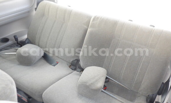 Acheter Occasion Voiture Toyota Noah Blanc à Beitbridge, Matabeleland South Acheter Occasion Voiture Toyota Noah Blanc à Beitbridge, Matabeleland South