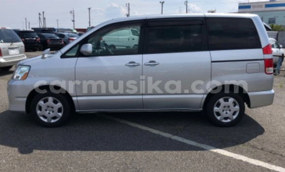 Nunua Ilio tumika Toyota Noah Fedha Gari ndani ya Beitbridge nchini Matabeleland Kusini Nunua Ilio tumika Toyota Noah Fedha Gari ndani ya Beitbridge nchini Matabeleland Kusini