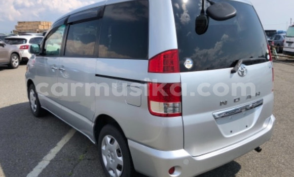 Nunua Ilio tumika Toyota Noah Fedha Gari ndani ya Beitbridge nchini Matabeleland Kusini Nunua Ilio tumika Toyota Noah Fedha Gari ndani ya Beitbridge nchini Matabeleland Kusini