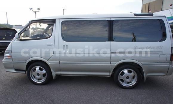 Acheter Occasion Voiture Toyota Hiace Blanc à Beitbridge, Matabeleland South Acheter Occasion Voiture Toyota Hiace Blanc à Beitbridge, Matabeleland South
