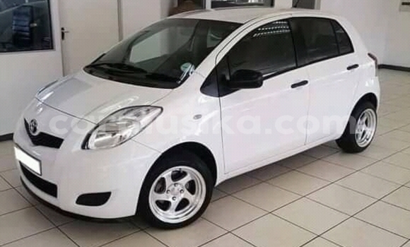 Buy Used Toyota Yaris White Car in Beitbridge in Matabeleland South Buy Used Toyota Yaris White Car in Beitbridge in Matabeleland South