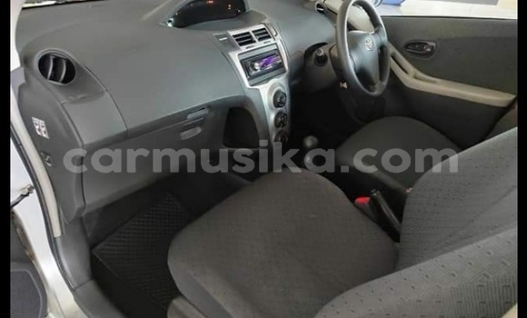 Acheter Occasion Voiture Toyota Yaris Gris à Beitbridge, Matabeleland South Acheter Occasion Voiture Toyota Yaris Gris à Beitbridge, Matabeleland South