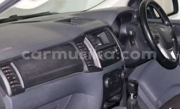 Acheter Occasion Voiture Ford Ranger Blanc à Beitbridge, Matabeleland South Acheter Occasion Voiture Ford Ranger Blanc à Beitbridge, Matabeleland South