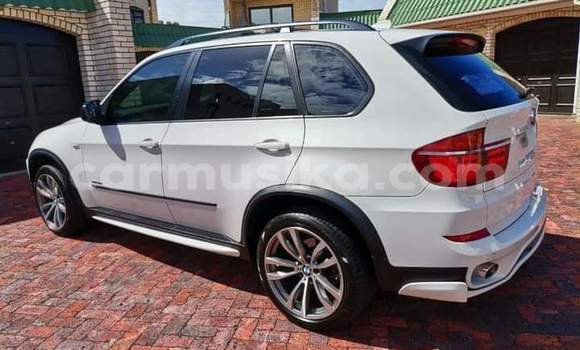 Acheter Occasion Voiture BMW X5 M Blanc à Beitbridge, Matabeleland South Acheter Occasion Voiture BMW X5 M Blanc à Beitbridge, Matabeleland South