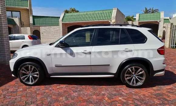 Acheter Occasion Voiture BMW X5 M Blanc à Beitbridge, Matabeleland South Acheter Occasion Voiture BMW X5 M Blanc à Beitbridge, Matabeleland South