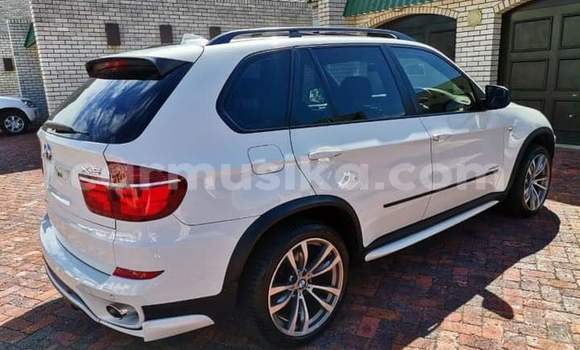 Acheter Occasion Voiture BMW X5 M Blanc à Beitbridge, Matabeleland South Acheter Occasion Voiture BMW X5 M Blanc à Beitbridge, Matabeleland South
