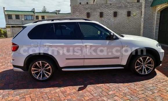 Acheter Occasion Voiture BMW X5 M Blanc à Beitbridge, Matabeleland South Acheter Occasion Voiture BMW X5 M Blanc à Beitbridge, Matabeleland South