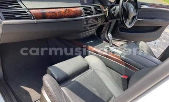 Acheter Occasion Voiture BMW X5 M Blanc à Beitbridge, Matabeleland South Acheter Occasion Voiture BMW X5 M Blanc à Beitbridge, Matabeleland South