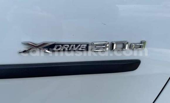 Acheter Occasion Voiture BMW X5 M Blanc à Beitbridge, Matabeleland South Acheter Occasion Voiture BMW X5 M Blanc à Beitbridge, Matabeleland South