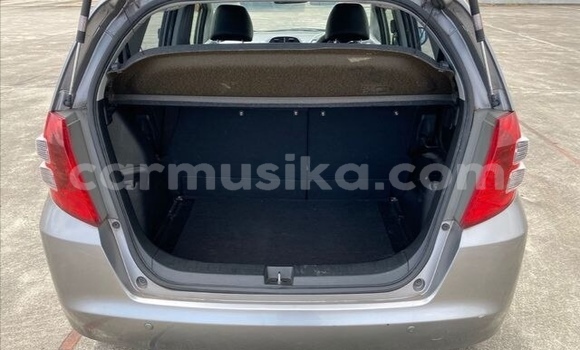 Acheter Occasion Voiture Honda Jazz Gris à Beitbridge, Matabeleland South Acheter Occasion Voiture Honda Jazz Gris à Beitbridge, Matabeleland South