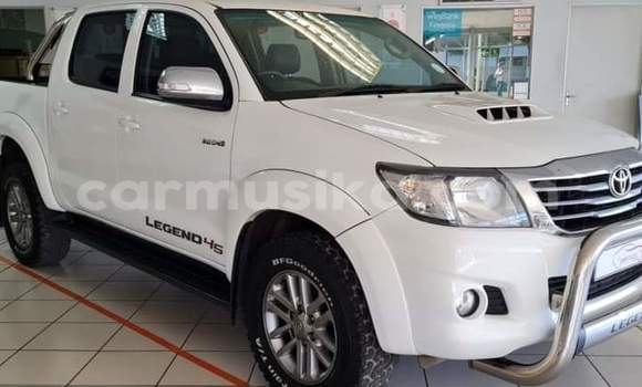 Nunua Ilio tumika Toyota Hilux Nyeupe Gari ndani ya Beitbridge nchini Matabeleland Kusini