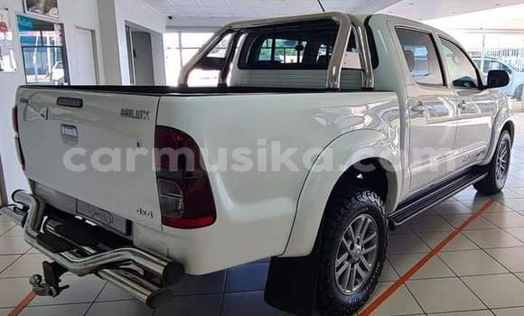 Nunua Ilio tumika Toyota Hilux Nyeupe Gari ndani ya Beitbridge nchini Matabeleland Kusini Nunua Ilio tumika Toyota Hilux Nyeupe Gari ndani ya Beitbridge nchini Matabeleland Kusini