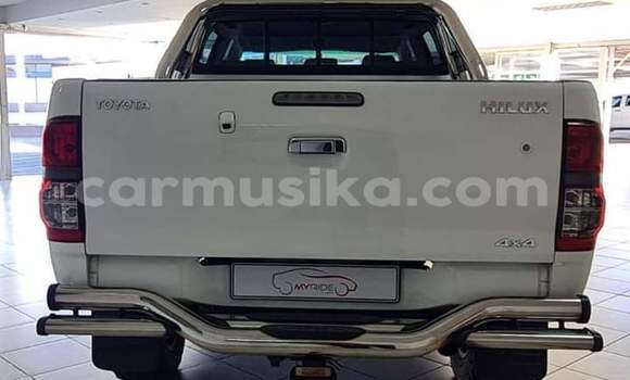 Nunua Ilio tumika Toyota Hilux Nyeupe Gari ndani ya Beitbridge nchini Matabeleland Kusini Nunua Ilio tumika Toyota Hilux Nyeupe Gari ndani ya Beitbridge nchini Matabeleland Kusini