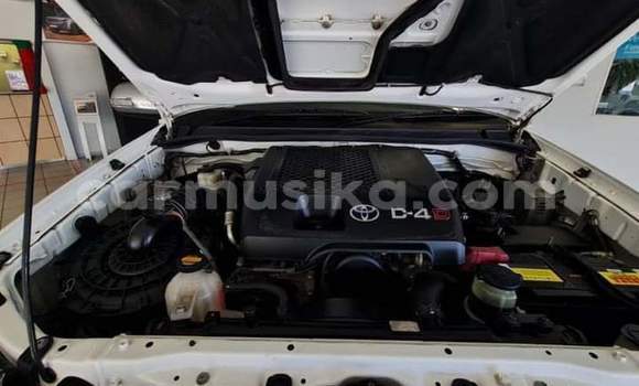 Nunua Ilio tumika Toyota Hilux Nyeupe Gari ndani ya Beitbridge nchini Matabeleland Kusini Nunua Ilio tumika Toyota Hilux Nyeupe Gari ndani ya Beitbridge nchini Matabeleland Kusini