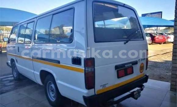 Acheter Occasion Voiture Toyota Hiace Blanc à Beitbridge, Matabeleland South Acheter Occasion Voiture Toyota Hiace Blanc à Beitbridge, Matabeleland South
