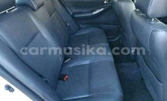 Buy Used Toyota Runx White Car in Beitbridge in Matabeleland South Buy Used Toyota Runx White Car in Beitbridge in Matabeleland South