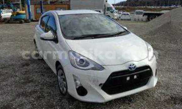 Buy Used Toyota Aqua White Car in Beitbridge in Matabeleland South Buy Used Toyota Aqua White Car in Beitbridge in Matabeleland South