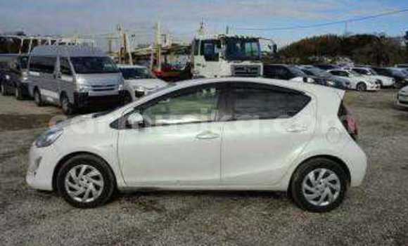 Buy Used Toyota Aqua White Car in Beitbridge in Matabeleland South Buy Used Toyota Aqua White Car in Beitbridge in Matabeleland South