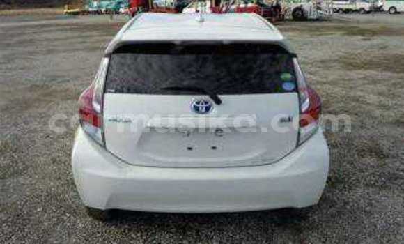 Buy Used Toyota Aqua White Car in Beitbridge in Matabeleland South Buy Used Toyota Aqua White Car in Beitbridge in Matabeleland South