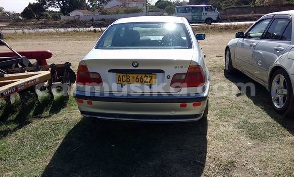 Tenga Tsaru BMW 3–Series Sirivha Mota in Alexandra Park in Harare Tenga Tsaru BMW 3–Series Sirivha Mota in Alexandra Park in Harare