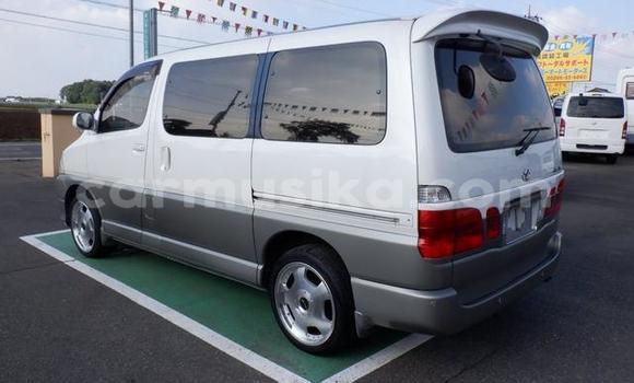 Tenga Tsaru Toyota Granvia Sirivha Mota in Beitbridge in Matabeleland South Tenga Tsaru Toyota Granvia Sirivha Mota in Beitbridge in Matabeleland South