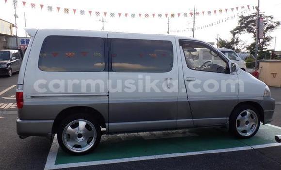 Tenga Tsaru Toyota Granvia Sirivha Mota in Beitbridge in Matabeleland South Tenga Tsaru Toyota Granvia Sirivha Mota in Beitbridge in Matabeleland South