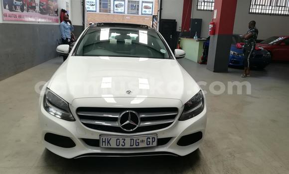 Acheter Occasion Voiture Mercedes-Benz C180 coupe Blanc à Bulawayo, Bulawayo Acheter Occasion Voiture Mercedes-Benz C180 coupe Blanc à Bulawayo, Bulawayo