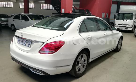 Buy Used Mercedes-Benz C180 coupe White Car in Bulawayo in Bulawayo Buy Used Mercedes-Benz C180 coupe White Car in Bulawayo in Bulawayo