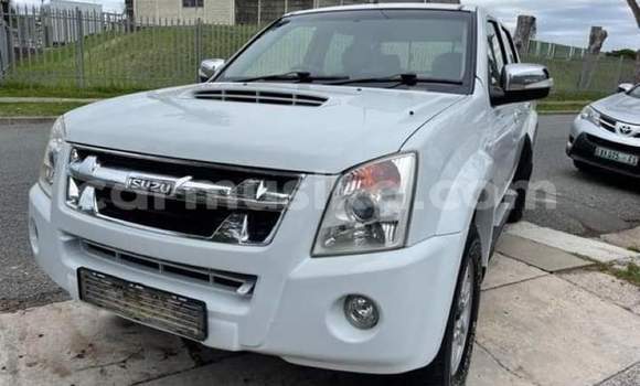 Acheter Occasion Voiture Isuzu KB Blanc à Beitbridge, Matabeleland South Acheter Occasion Voiture Isuzu KB Blanc à Beitbridge, Matabeleland South