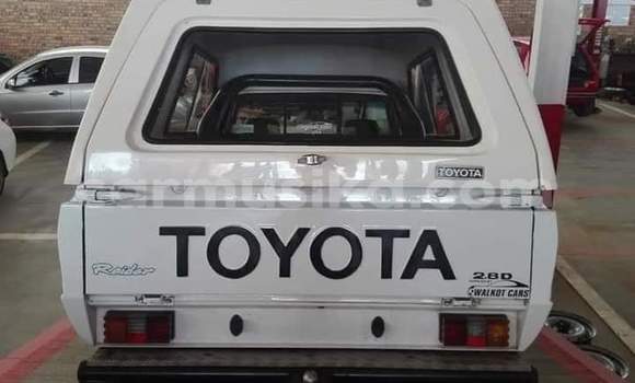 Acheter Occasion Voiture Toyota Hilux Blanc à Beitbridge, Matabeleland South Acheter Occasion Voiture Toyota Hilux Blanc à Beitbridge, Matabeleland South