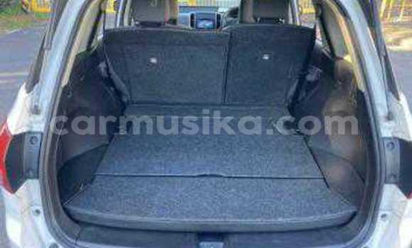 Tenga Tsaru Nissan Wingroad Chena Mota in Beitbridge in Matabeleland South Tenga Tsaru Nissan Wingroad Chena Mota in Beitbridge in Matabeleland South