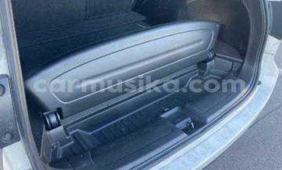 Tenga Tsaru Nissan Wingroad Chena Mota in Beitbridge in Matabeleland South Tenga Tsaru Nissan Wingroad Chena Mota in Beitbridge in Matabeleland South