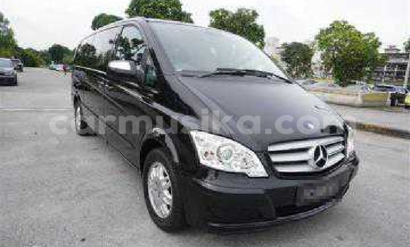 Buy Used Mercedes-Benz C-Classe Black Car in Beitbridge in Matabeleland South Buy Used Mercedes-Benz C-Classe Black Car in Beitbridge in Matabeleland South