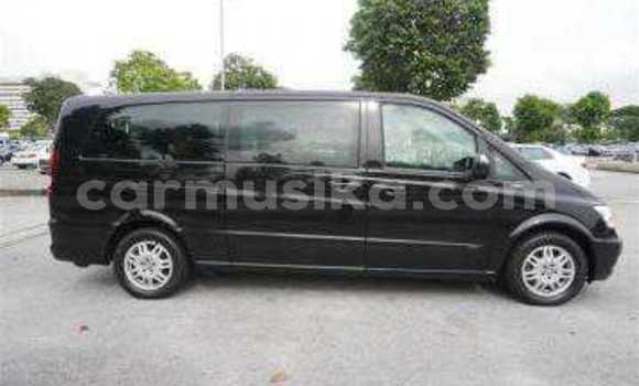 Buy Used Mercedes-Benz C-Classe Black Car in Beitbridge in Matabeleland South Buy Used Mercedes-Benz C-Classe Black Car in Beitbridge in Matabeleland South