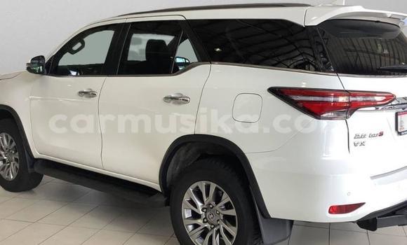 Acheter Occasion Voiture Toyota Fortuner Blanc à Beitbridge, Matabeleland South Acheter Occasion Voiture Toyota Fortuner Blanc à Beitbridge, Matabeleland South