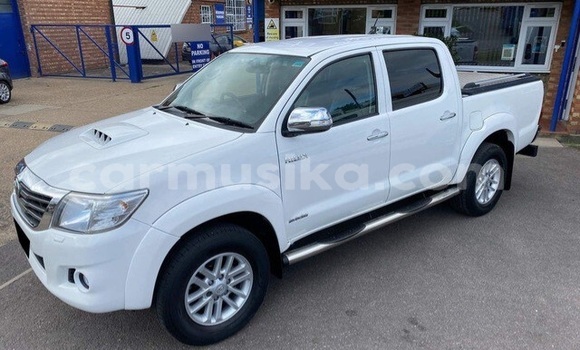 Acheter Occasion Voiture Toyota Hilux Blanc à Beitbridge, Matabeleland South