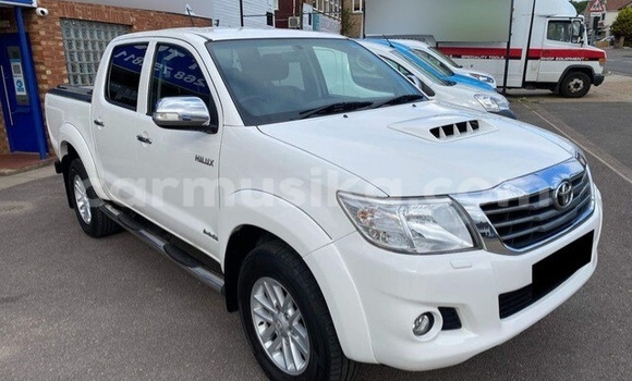 Nunua Ilio tumika Toyota Hilux Nyeupe Gari ndani ya Beitbridge nchini Matabeleland Kusini Nunua Ilio tumika Toyota Hilux Nyeupe Gari ndani ya Beitbridge nchini Matabeleland Kusini