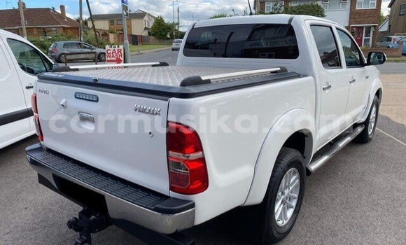 Nunua Ilio tumika Toyota Hilux Nyeupe Gari ndani ya Beitbridge nchini Matabeleland Kusini Nunua Ilio tumika Toyota Hilux Nyeupe Gari ndani ya Beitbridge nchini Matabeleland Kusini