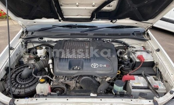 Nunua Ilio tumika Toyota Hilux Nyeupe Gari ndani ya Beitbridge nchini Matabeleland Kusini Nunua Ilio tumika Toyota Hilux Nyeupe Gari ndani ya Beitbridge nchini Matabeleland Kusini