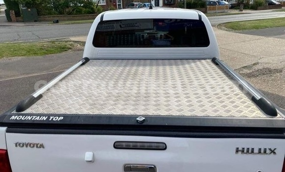 Nunua Ilio tumika Toyota Hilux Nyeupe Gari ndani ya Beitbridge nchini Matabeleland Kusini Nunua Ilio tumika Toyota Hilux Nyeupe Gari ndani ya Beitbridge nchini Matabeleland Kusini